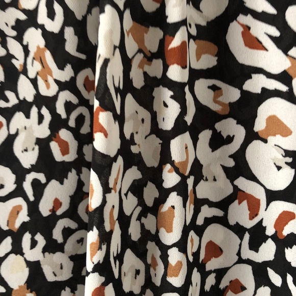 Multi colored blouse. - Picture 4 of 6